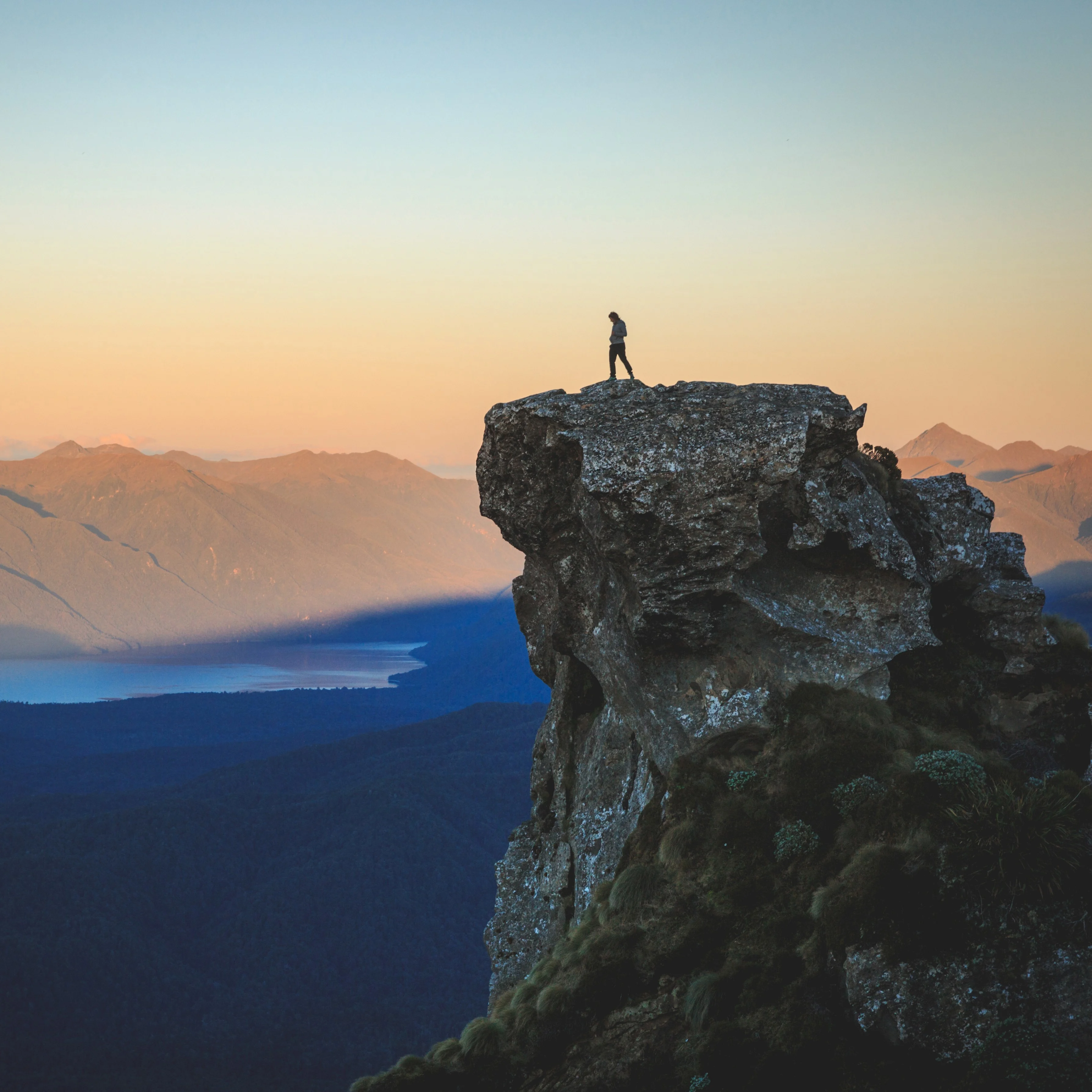 Talk To An Agent Image