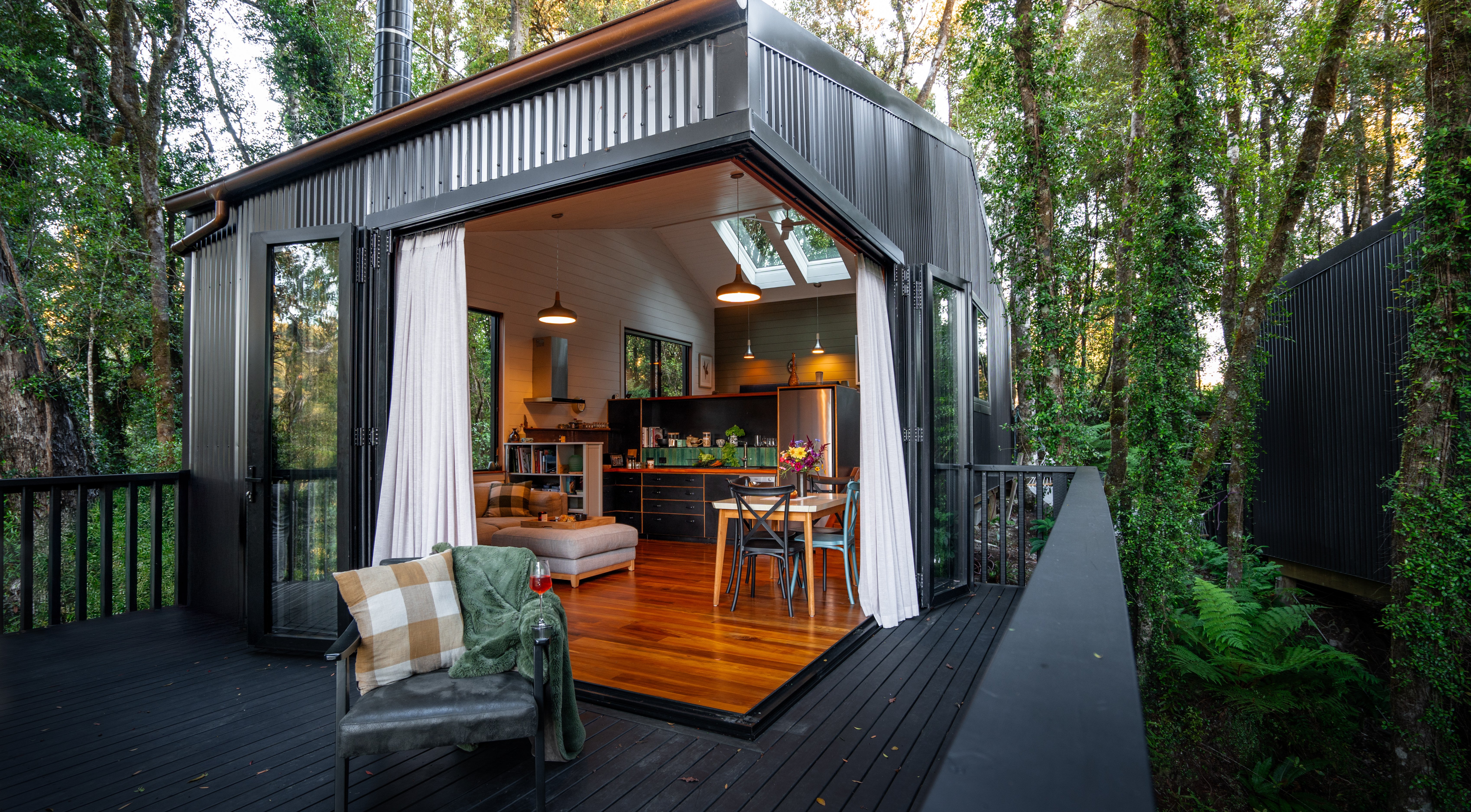 Te Aka Treehouse experience
