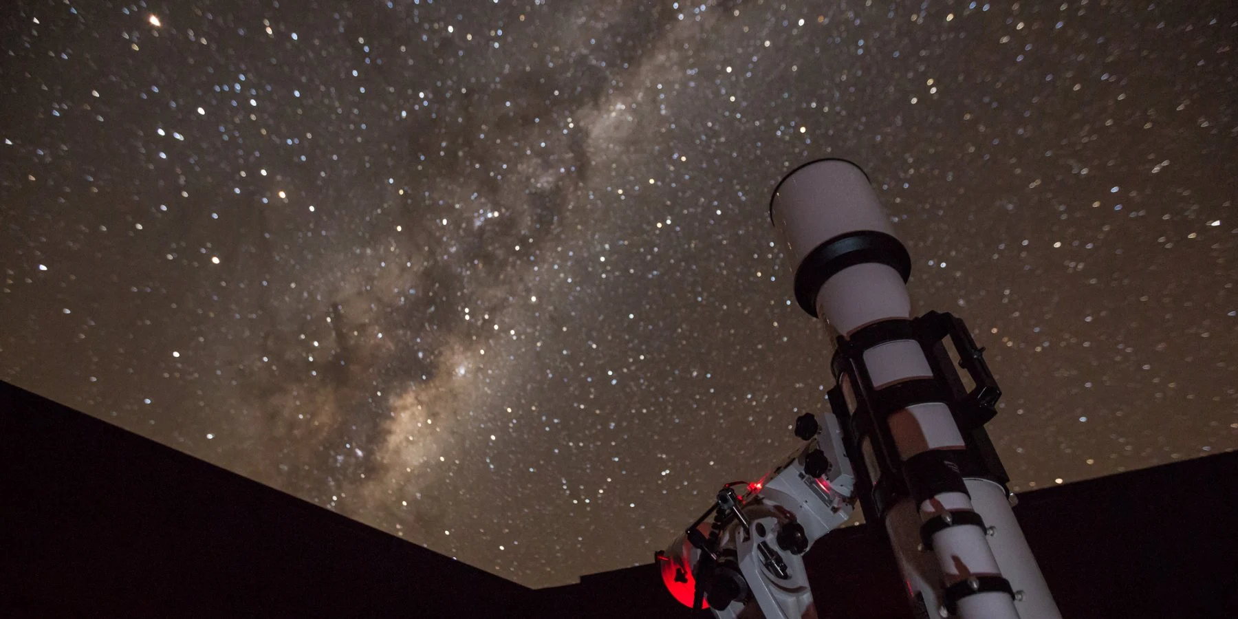 Stargazing at Pukaki Wine Cellar Observatory 